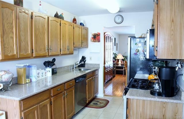 127 Water Front View, Mohegan Lake, NY 10547 - photo 1