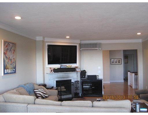 7 Bay State Rd unit 4C, Boston, MA 02215 - photo 1