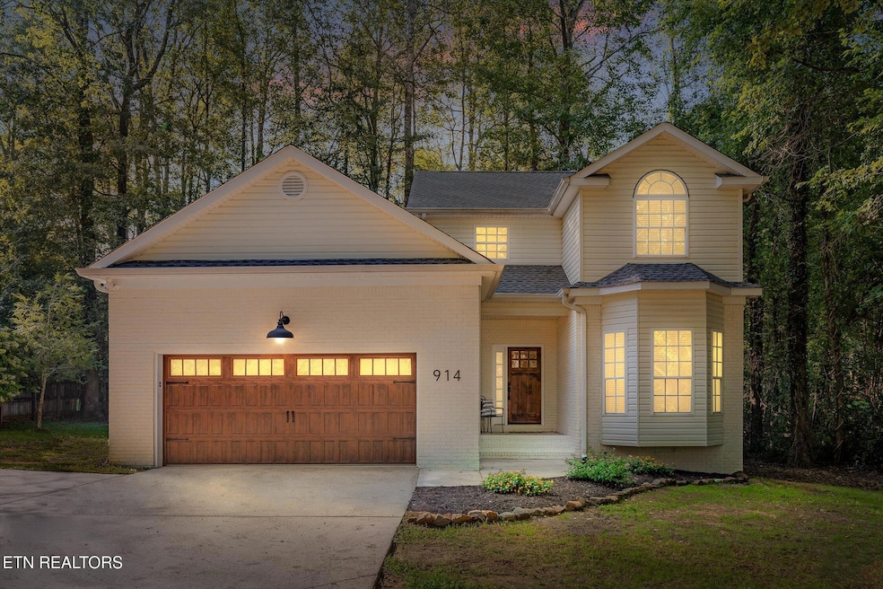 914 Olsen Ave, Signal Mountain, TN 37377 - photo 1