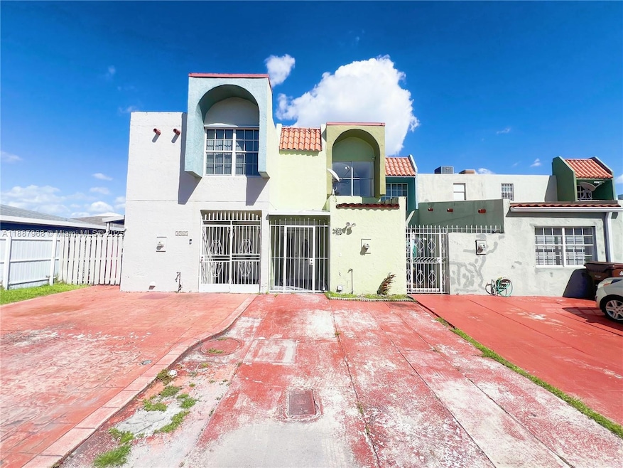 3895 W 9th Way unit 14, Hialeah, FL 33012 - photo 1