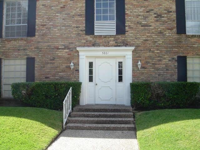 5861 Inwood Dr unit 9, Houston, TX 77057 - photo 1