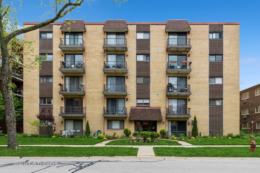 1623 Ashland Ave unit 2C, Des Plaines, IL 60016 - photo 1