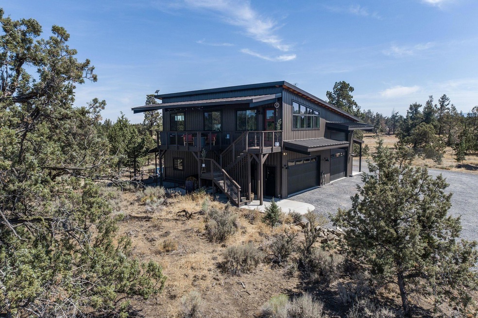 21425 Gift Rd, Bend, OR 97703 - photo 1