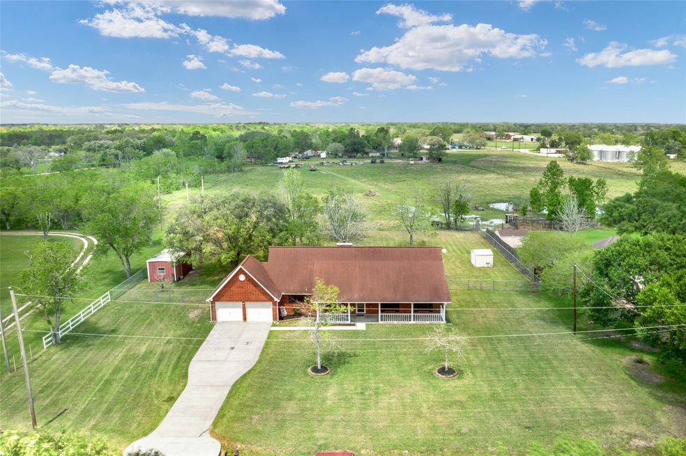 3606 Hummingbird Ln, Alvin, TX 77511 - photo 1