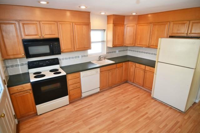 21 Spruce St, Norwalk, CT 06850 - photo 1