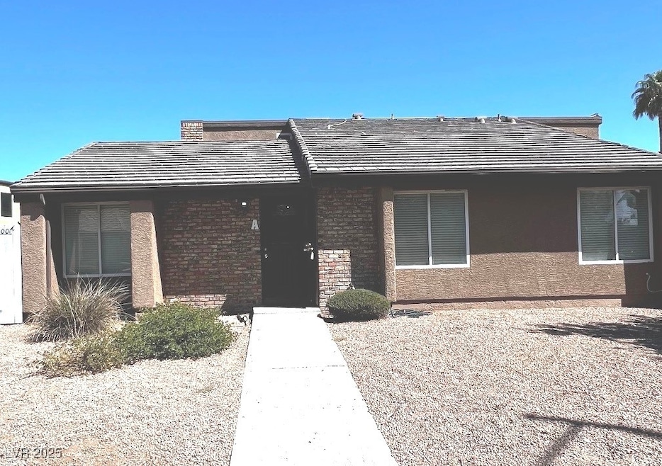 Single story condo that looks like a SFR or townhouse. No one above or below you.