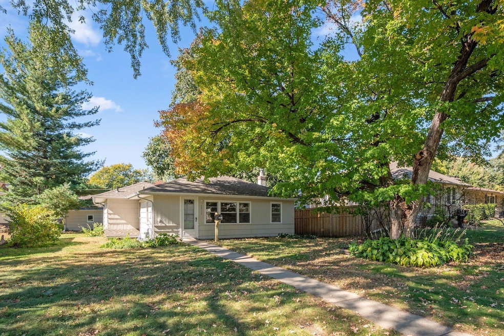 6820 Pleasant Ave, Richfield, MN 55423 - photo 1