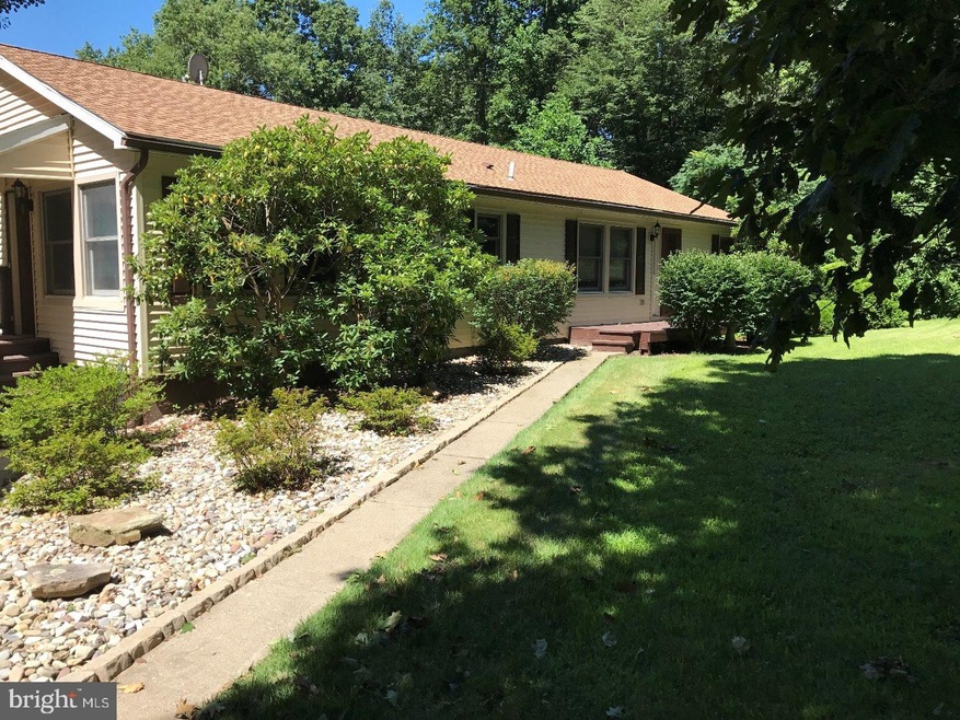 7658 Furnace Rd, Slatington, PA 18080 - photo 1