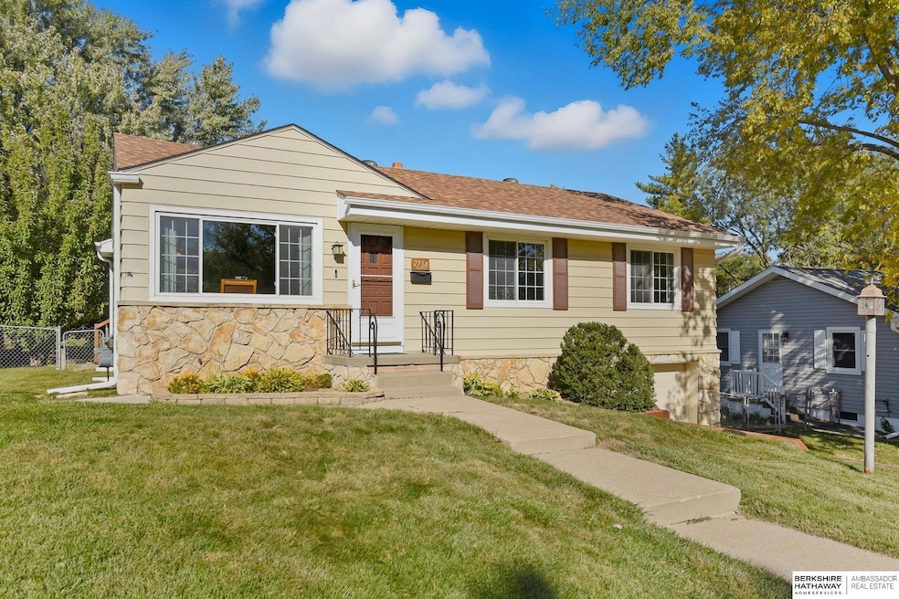 7734 Hascall St, Omaha, NE 68124 - photo 1