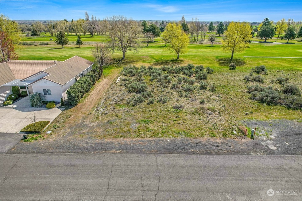 19167 Saint Andrews Dr NW