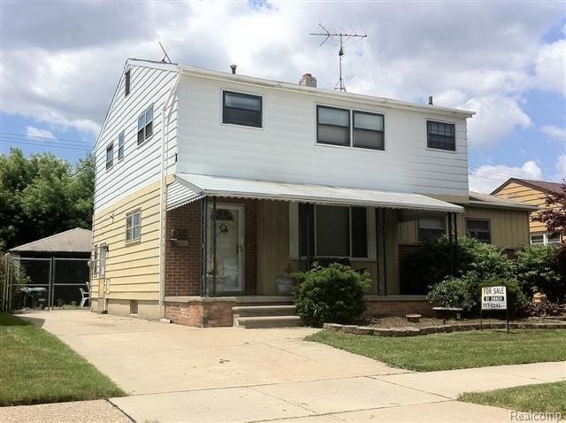 29715 Commonwealth St, Roseville, MI 48066 - photo 1