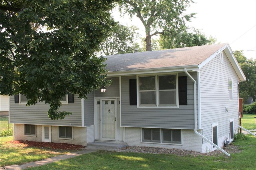 3101 E Douglas Ave, Des Moines, IA 50317 - photo 1