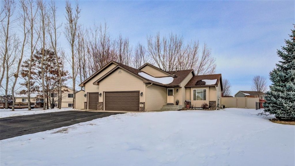 FRONT ELEVATION HOME POSITIONED ON LOT TO MAXIMIZE