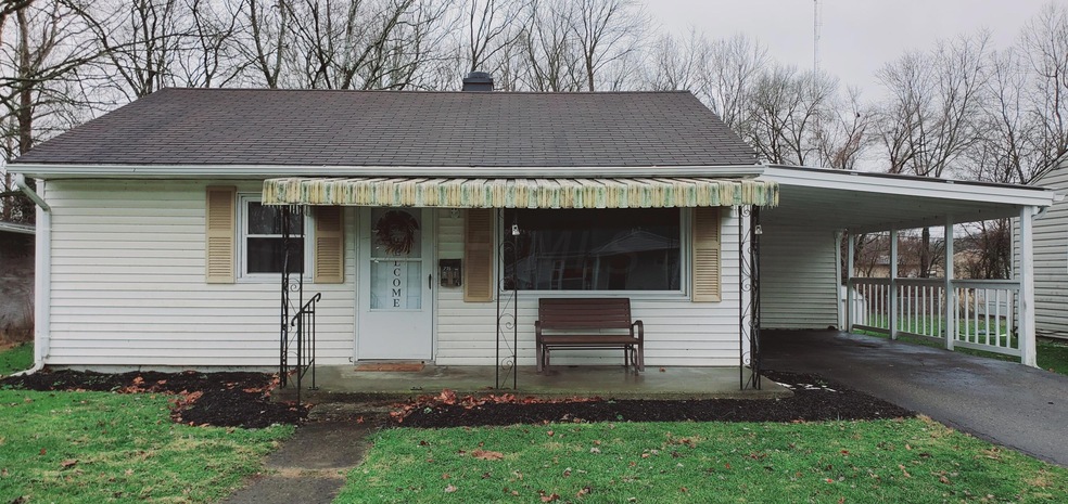 715 Cherokee Dr, Lancaster, OH 43130 - photo 1