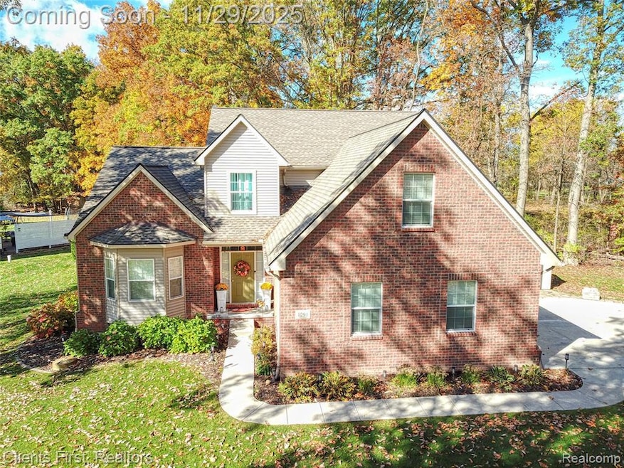 1291 Courtney Ct, Hartland, MI 48353 - photo 1