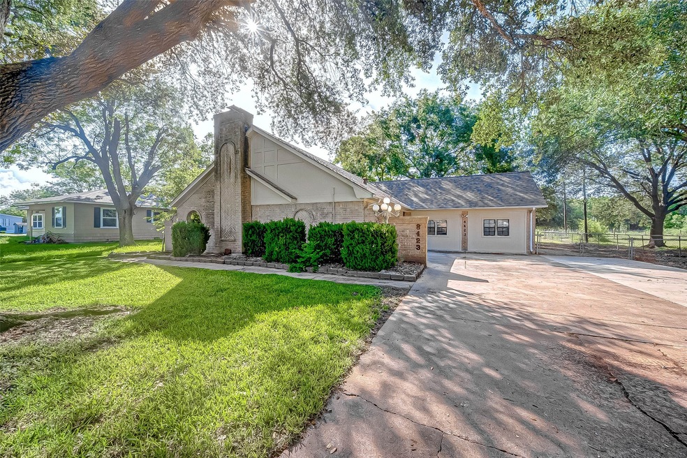 8423 Brinkmeyer Rd, Needville, TX 77461 - photo 1