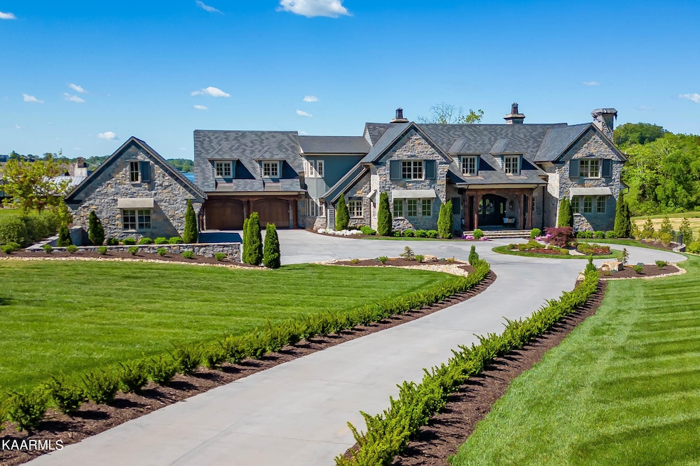 B8203A7B-8707-4941-9E28-BABD5BD25A7E