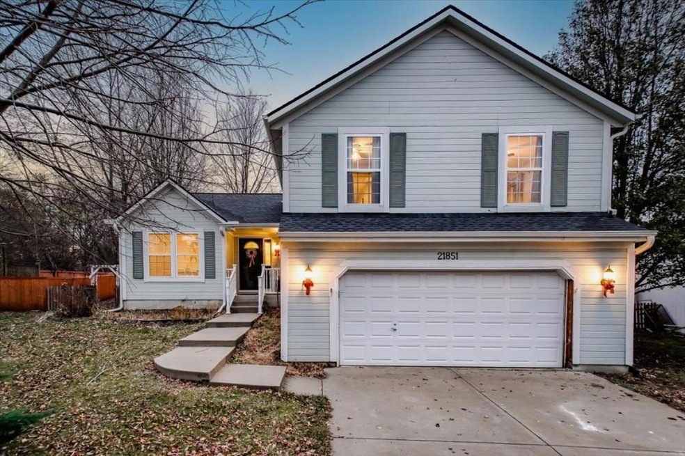 21851 S Race St, Spring Hill, KS 66083 - photo 1