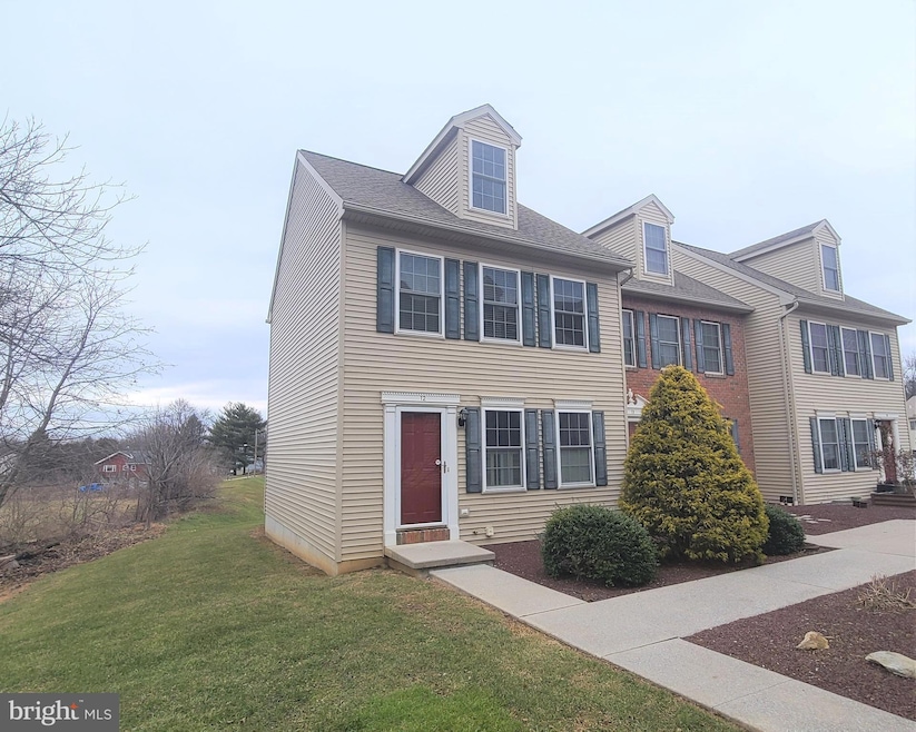 12 Weiser Ct unit 12, Womelsdorf, PA 19567 - photo 1