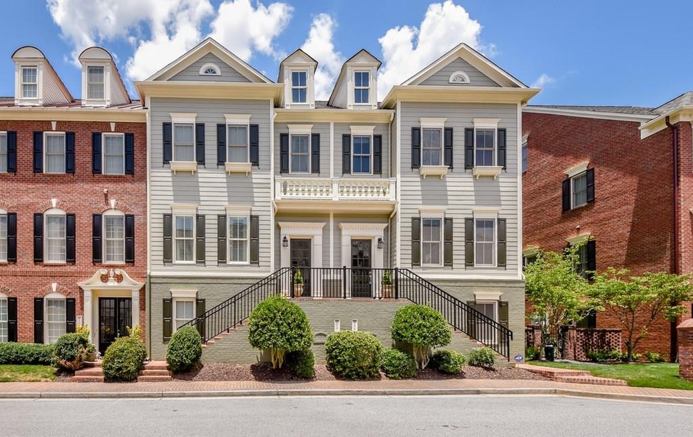 Beautiful traditional townhouse located in Smyrna'