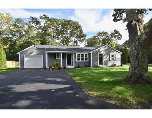 4 Crump Rd, Buzzards Bay, MA 02532 - photo 1