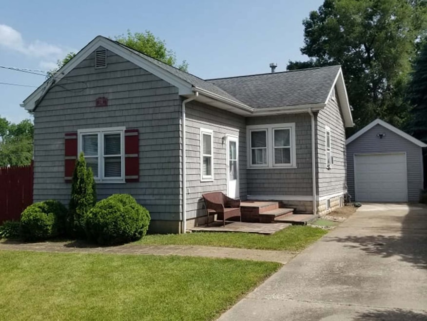 105 E Keith Ave, Waukegan, IL 60085 - photo 1