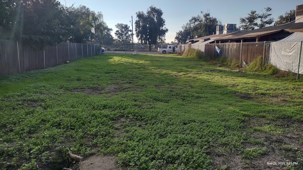 430 Fremont St, Delano, CA 93215 - photo 1