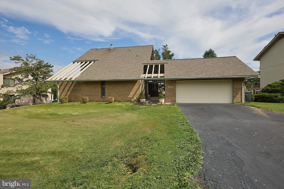 20504 Aspenwood Ln, Montgomery Village, MD 20886 - photo 1