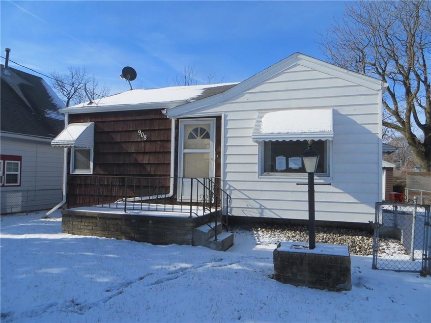908 E 25th St, Des Moines, IA 50317 - photo 1