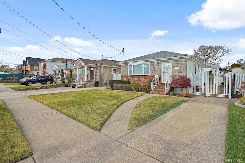 91-03 156th Ave, Jamaica, NY 11414 - photo 1