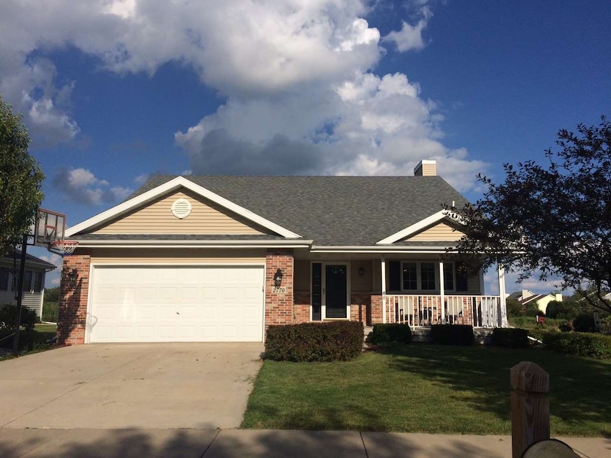 2770 Sunflower Dr, Fitchburg, WI 53711 - photo 1