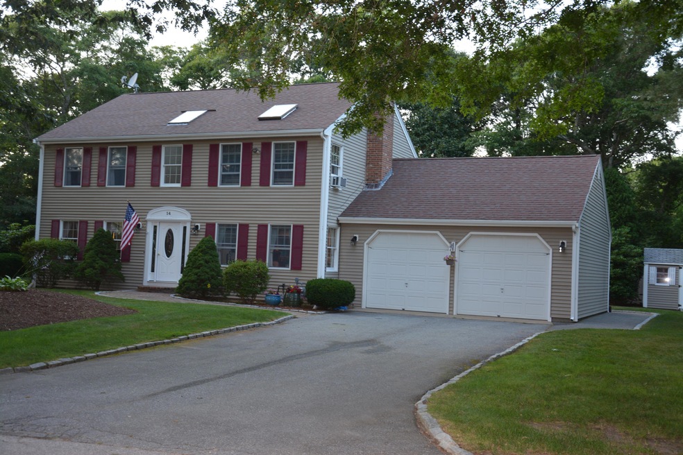 14 North Hill Dr, North Falmouth, MA 02556 - photo 1