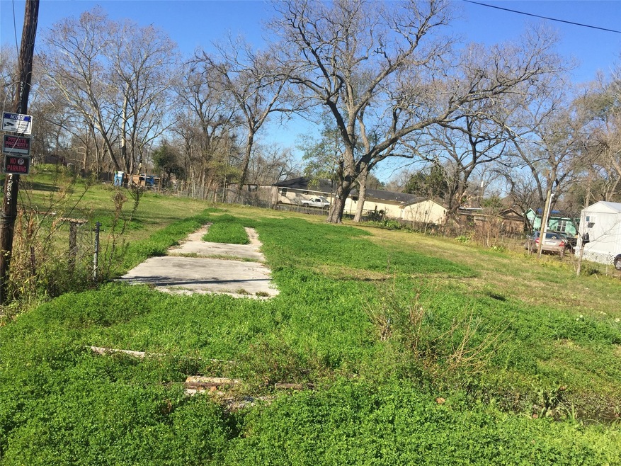 6115 Hoffman St, Houston, TX 77028 - photo 1