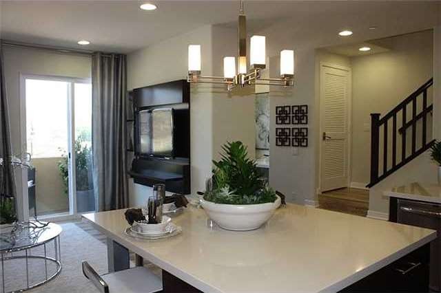 MODEL HOME PHOTO