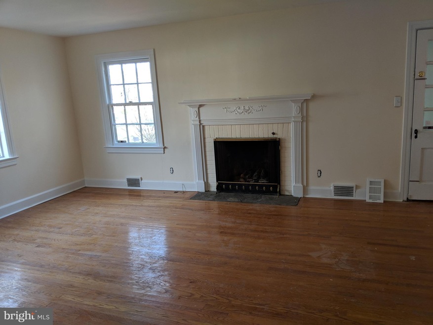 214 Pingree Ave, Ewing, NJ 08618 - photo 1