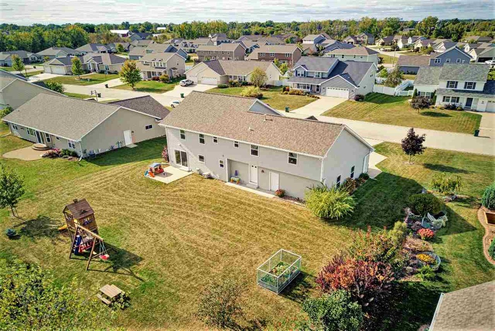 2085 W Higgins Hill, de Pere, WI 54115 - photo 1