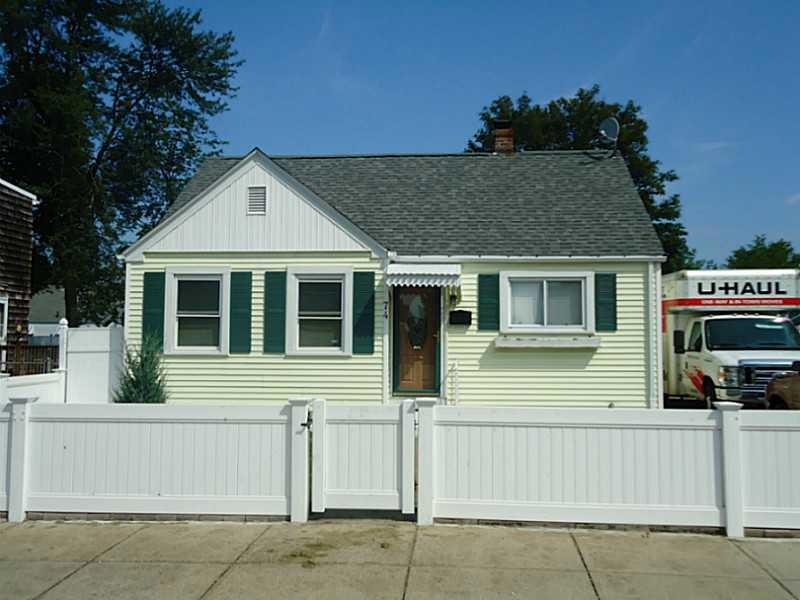 74 Archer St, Pawtucket, RI 02861 - photo 1