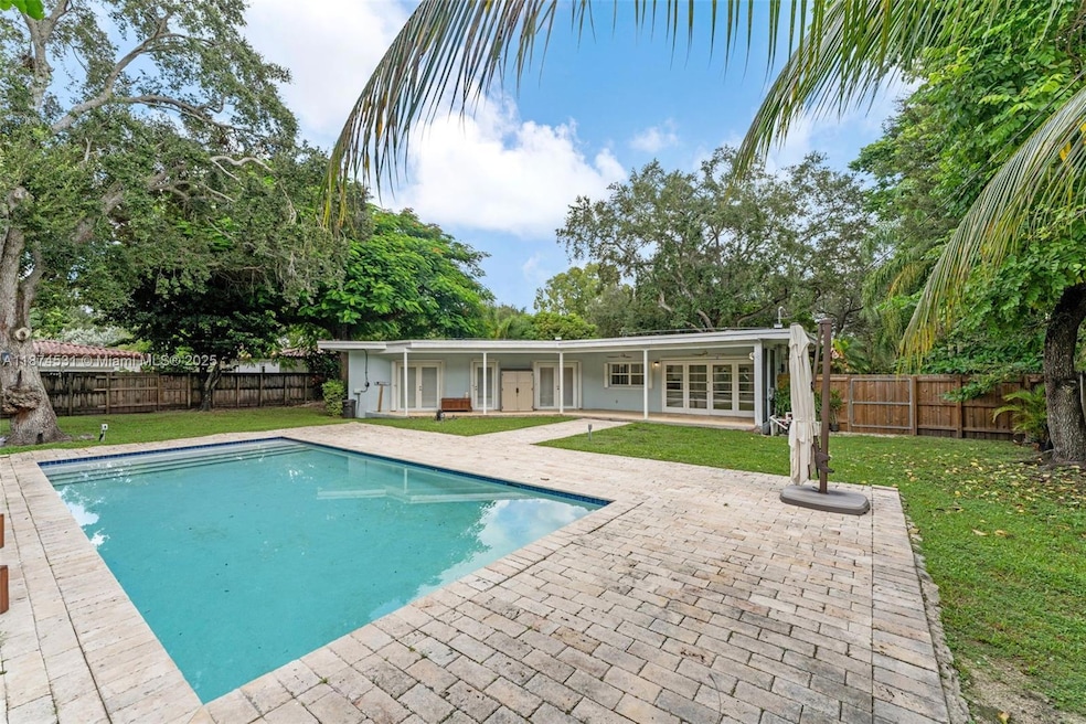 8318 SW 131st St, Miami, FL 33156 - photo 1