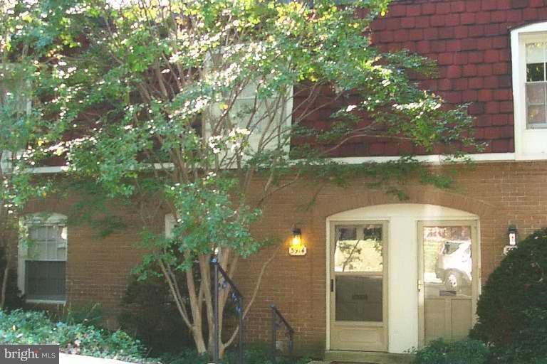 5914 Prince James Dr unit 76, Springfield, VA 22152 - photo 1