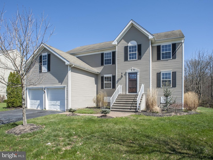 18 Fairmont Dr, Columbus, NJ 08022 - photo 1