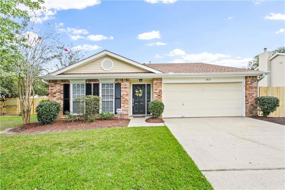 1917 Edgemere Dr, Slidell, LA 70461 - photo 1