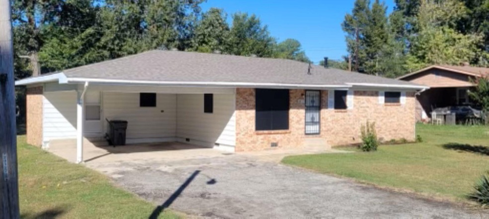 306 Walnut Dr, Paragould, AR 72450 - photo 1