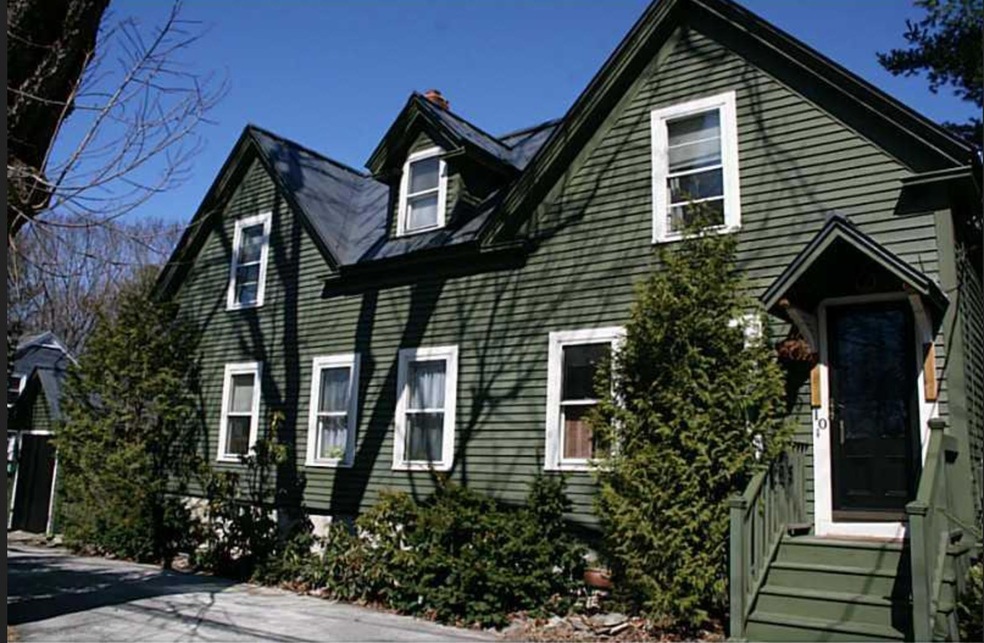 10 Allen Ave Ext Falmouth $350k