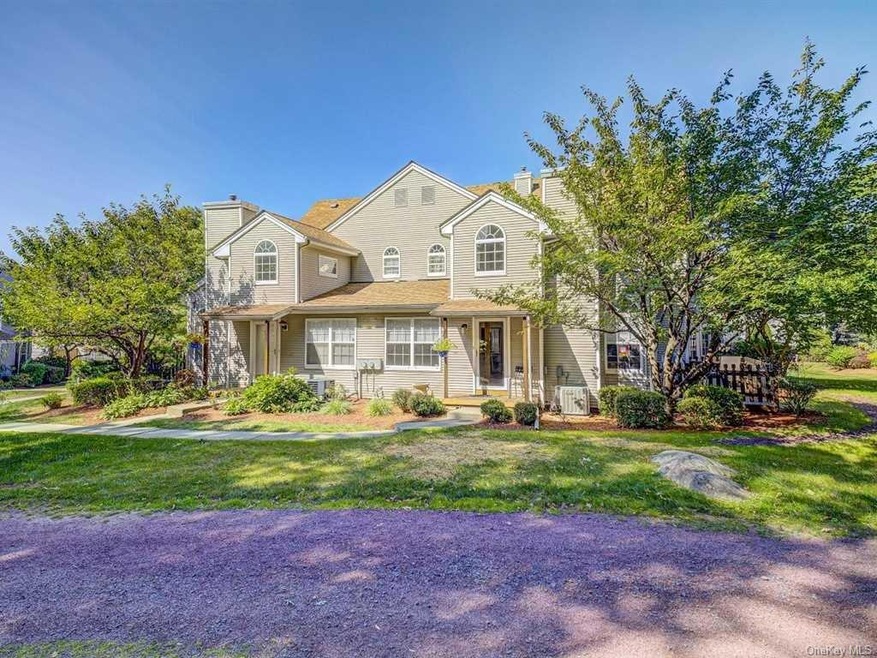 1199 Washington Green, New Windsor, NY 12553 - photo 1