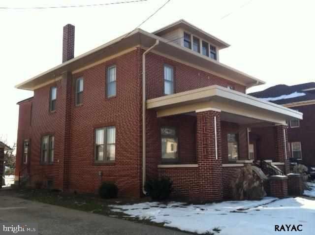 325 E King St, Littlestown, PA 17340 - photo 1