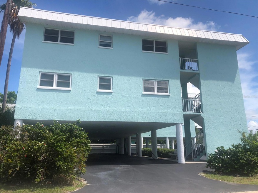 8200 Bayshore Dr unit 2, Treasure Island, FL 33706 - photo 1