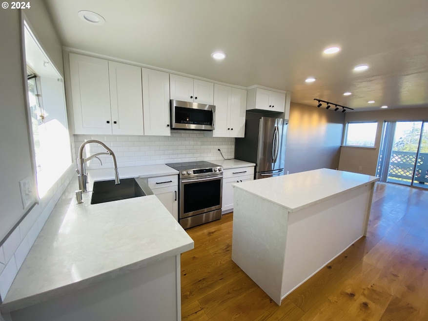 3433 Mcnary Pkwy unit 505, Lake Oswego, OR 97035 - photo 1