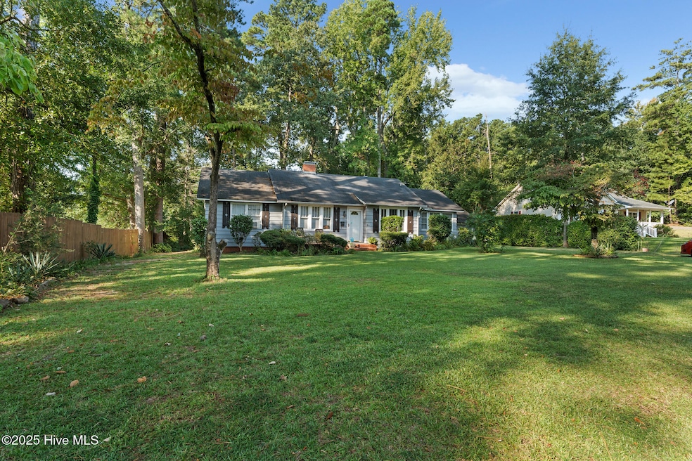 515 N Pine Ln, Wadesboro, NC 28170 - photo 1