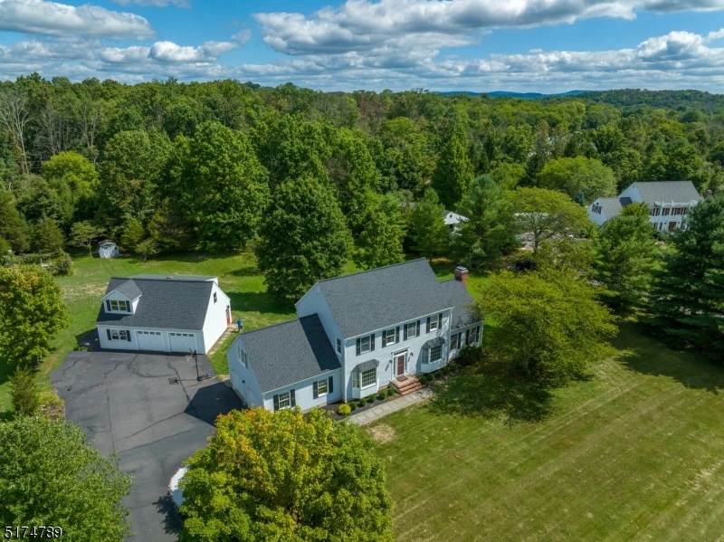 19 Stonebridge Rd, Hampton, NJ 08827 - photo 1