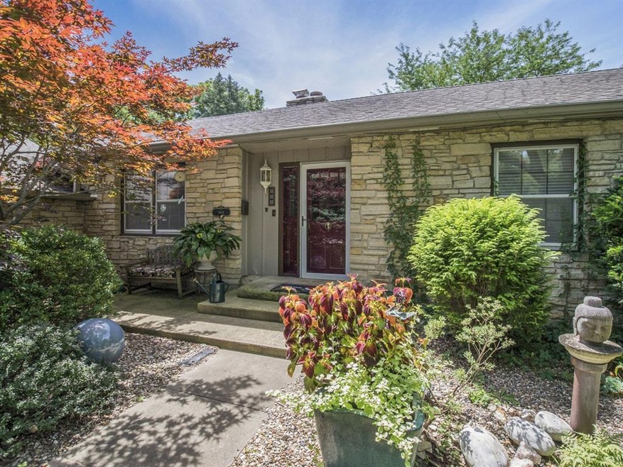 3250 Old Orchard Rd NE, Cedar Rapids, IA 52402 - photo 1